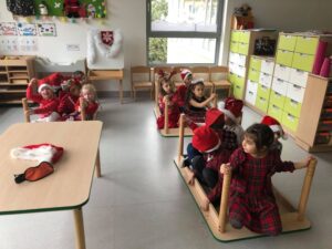 Dzień spotkania świątecznego z Elfami i Świętym Mikołajem